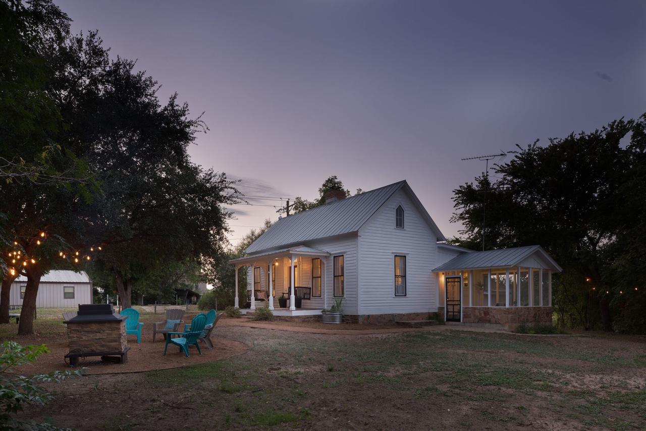 Mustard Seed B&B On The Llano ภายนอก รูปภาพ